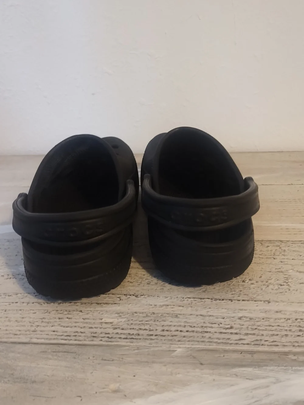 Crocs  unisex Sandals Mens 6 Womens 8 Classic Slip On Comfort  Clogs Black